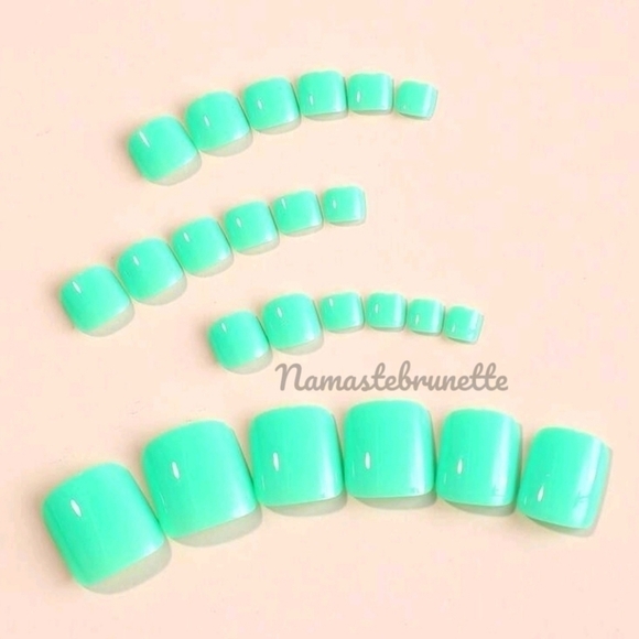 2/$16 Green Press On Toenails - Picture 3 of 10